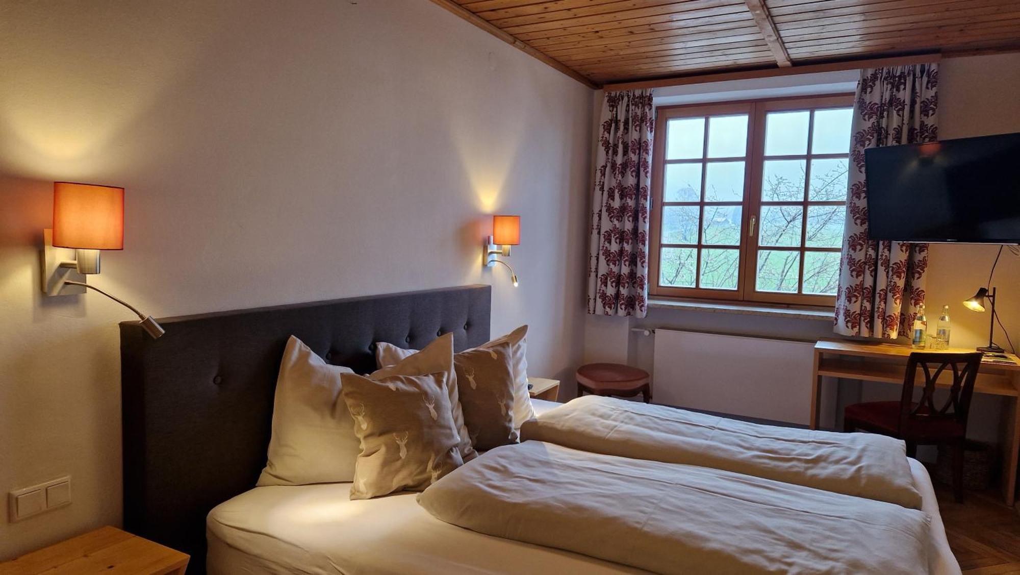 Hotel Landgasthof Alter Wirt Фішбахау Екстер'єр фото